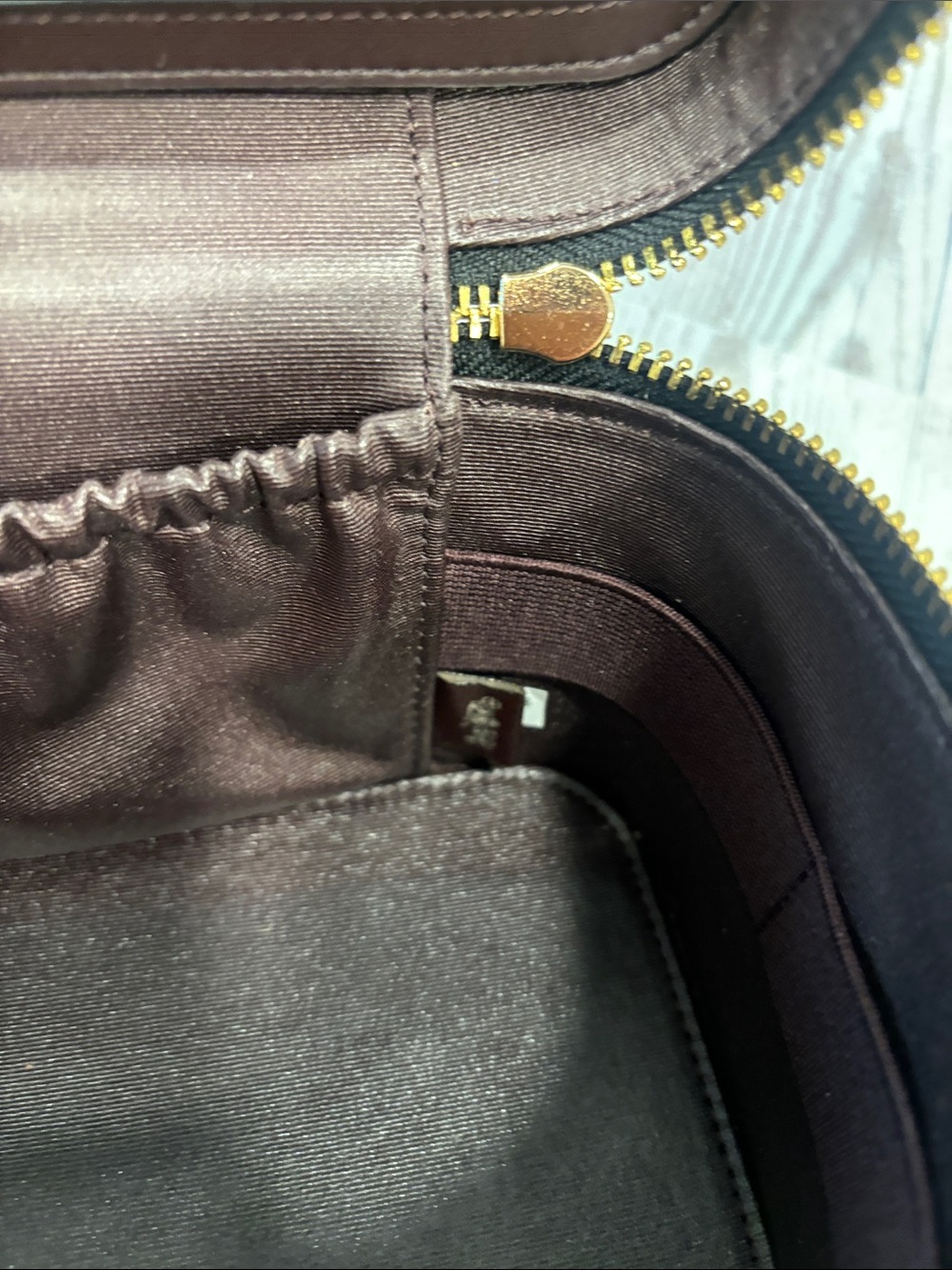 Coach Black Leather Vanity Case with Gold Hardware - Picture 4 of 11